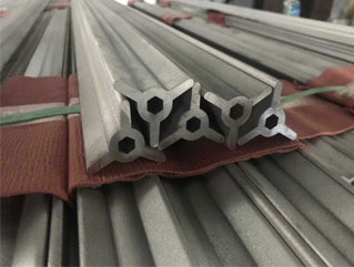 稀土三角翼接地極