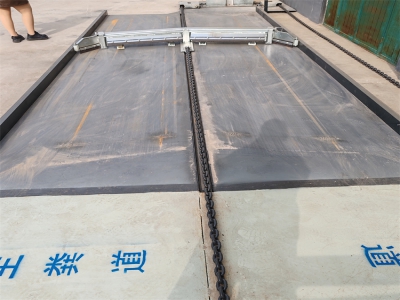 《牛場(chǎng)自動(dòng)刮糞機(jī)：改變牛場(chǎng)命運(yùn)的》